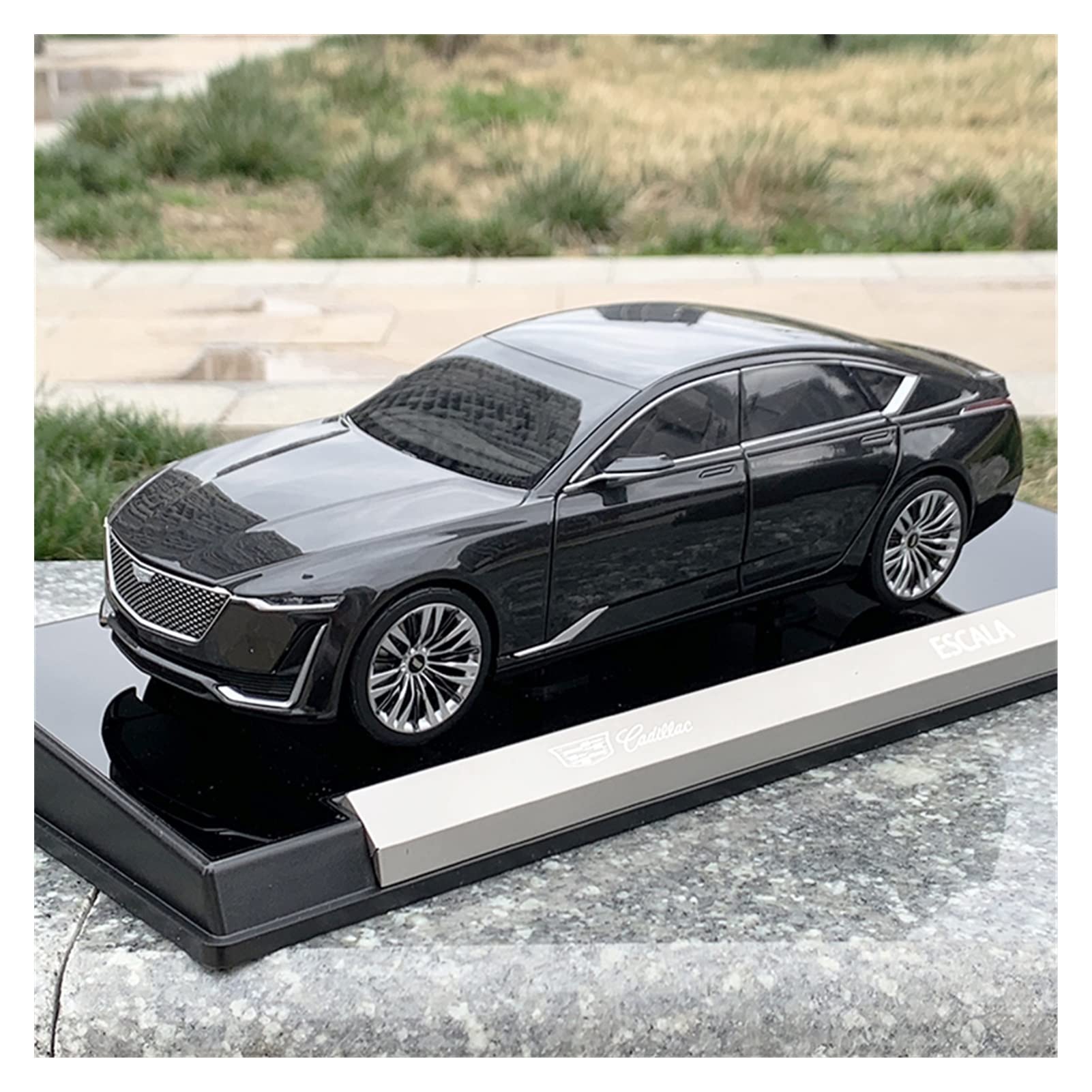 Amazon | ミニカー スケールモデルカー 1：18GMキャデラックCT8